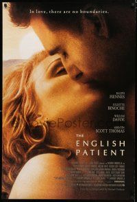 8c251 ENGLISH PATIENT 1sh '96 Ralph Fiennes & Kristin Scott Thomas kiss close-up!
