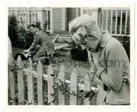 8h141 BIRDS 8.25x10 still '63 Rod Taylor & Tippi Hedren outside after they attack, Hitchcock!