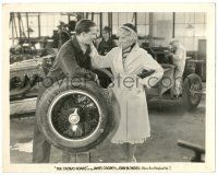 8h231 CROWD ROARS 8x10.25 still '32 Eric Linden leans on a tire and talks with sexy Joan Blondell!