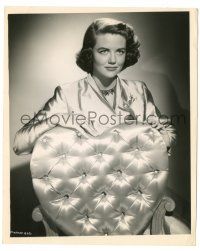 8h271 DOROTHY MALONE 8.25x10 still '50s pretty close portrait standing behind heart-shaped chair!