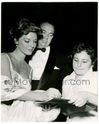 8h509 JULIE LONDON 7.75x9.5 still '50s signing autographs for a young fan with her talent agent!