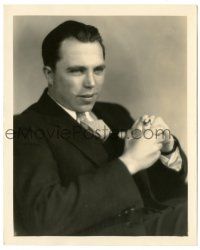 8h531 KING VIDOR deluxe 8x10 still '20s seated portrait of the legendary director in suit & tie!