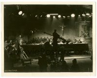 8h567 LES MISERABLES candid 8x10.25 still '35 Fredric March being filmed during trial scene!
