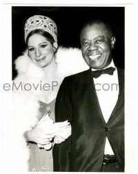 8h398 HELLO DOLLY candid 7x9.75 news photo '69 Barbra Streisand & Louis Armstrong at world premiere