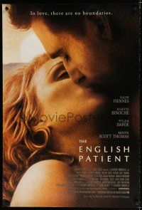 8j229 ENGLISH PATIENT DS 1sh '96 Ralph Fiennes & Kristin Scott Thomas kiss close-up!