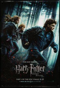 8j309 HARRY POTTER & THE DEATHLY HALLOWS PART 1 teaser DS 1sh '10 Daniel Radcliffe on the run!