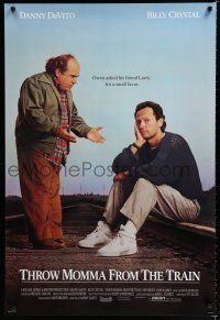 8j755 THROW MOMMA FROM THE TRAIN int'l 1sh '87 Danny DeVito asks Billy Crystal for a favor!