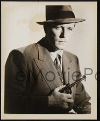 8r952 SAN QUENTIN 2 8x10 stills '47 Lawrence Tierney with gun, bleeding Tom Keene!