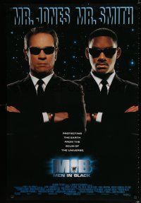 8t486 MEN IN BLACK int'l DS 1sh '97 Will Smith & Tommy Lee Jones protecting Earth!