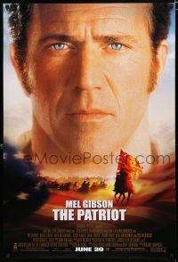 8t559 PATRIOT advance DS 1sh '00 huge close up portrait image of Mel Gibson over American flag!
