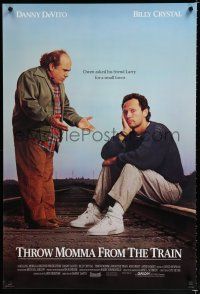 8t773 THROW MOMMA FROM THE TRAIN int'l 1sh '87 Danny DeVito asks Billy Crystal for a favor!