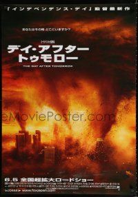 8z628 DAY AFTER TOMORROW advance DS Japanese 29x41 '04 cool image of tornadoes destroying city!