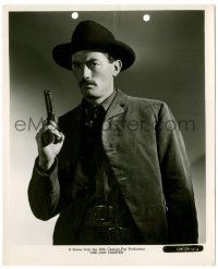 9a358 GUNFIGHTER 8x10 key book still '50 full-length c/u of Gregory Peck with his gun drawn!