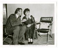 9a373 HARVEY candid 8.25x10 still '50 James Stewart & Josephine Hull by invisible rabbit's chair!