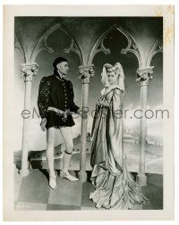 9a378 HENRY V 8x10.25 still '47 best portrait of Laurence Olivier & Renee Asherson, Shakespeare!