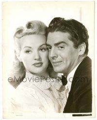 9a409 I WAKE UP SCREAMING 8x10 still '41 best c/u of Victor Mature & Betty Grable, Hot Spot!