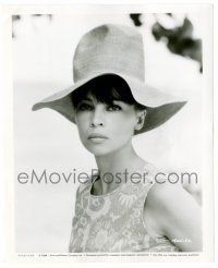 9a538 LESLIE CARON 8.25x10 still '64 sexy close up on location in Jamaica filming Father Goose!