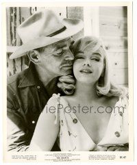 9a626 MISFITS 8.25x10 still '61 best close up of Clark Gable nuzzling sexy Marilyn Monroe!