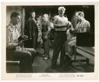 9a781 SET-UP 8.25x10 still '49 boxer Robert Ryan in locker room with other guys, Robert Wise!