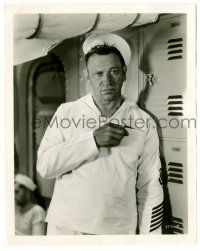 9a955 WALLACE BEERY 8x10.25 still '32 great c/u in Navy uniform by lockers from Hell Divers!