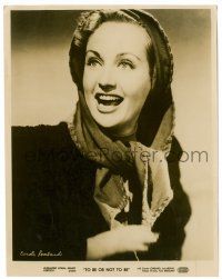 9a904 TO BE OR NOT TO BE English 8x10.25 still '42 c/u of Carole Lombard, directed by Lubitsch!