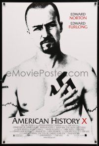 9b055 AMERICAN HISTORY X DS 1sh '98 B&W image of Edward Norton as skinhead neo-Nazi!