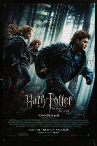 9b297 HARRY POTTER & THE DEATHLY HALLOWS PART 1 advance DS 1sh '10 Daniel Radcliffe on the run!