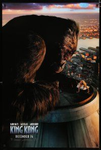 9b379 KING KONG teaser DS 1sh '05 Naomi Watts & giant ape on top of tower!