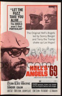 9c211 HELL'S ANGELS '69 pressbook '69 art of biker gang in the rumble that rocked Las Vegas!