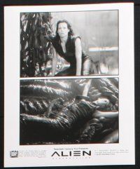 9c774 ALIEN RESURRECTION presskit w/ 6 stills '97 Sigourney Weaver, Winona Ryder, Ron Perlman!
