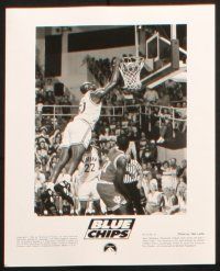 9c915 BLUE CHIPS presskit w/ 4 stills '94 basketball, Nick Nolte, Ed O'Neal & Shaquille O'Neal!