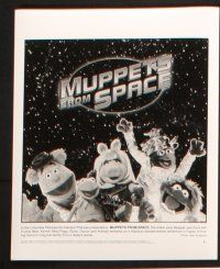 9c745 MUPPETS FROM SPACE presskit w/ 7 stills '99 sci-fi Kermit, Miss Piggy, Fozzie Bear, more!