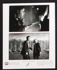 9c837 X-FILES presskit w/ 6 stills '98 David Duchovny, Gillian Anderson, Martin Landau, sci-fi!