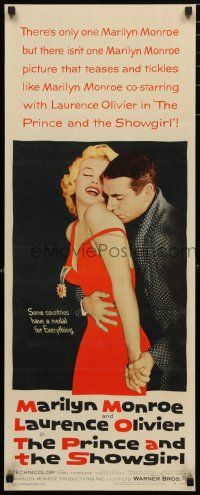 9h175 PRINCE & THE SHOWGIRL insert '57 Laurence Olivier nuzzles sexy Marilyn Monroe's shoulder!