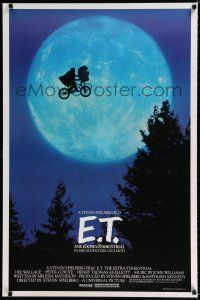 9j033 E.T. THE EXTRA TERRESTRIAL 1sh '82 Steven Spielberg classic, best bike over the moon image!