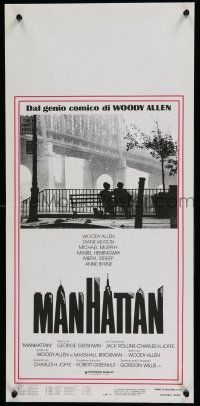 9k421 MANHATTAN Italian locandina '79 classic image of Woody Allen & Diane Keaton by bridge!