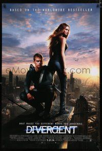 9m243 DIVERGENT advance DS 1sh '14 cool image of sexy Shailene Woodley, Theo James!