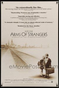9m419 INTO THE ARMS OF STRANGERS: STORIES OF THE KINDERTRANSPORT DS 1sh '00 kids in WWII!