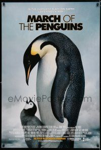 9m496 MARCH OF THE PENGUINS DS 1sh '05 Luc Jacquet, great image of baby w/parent!