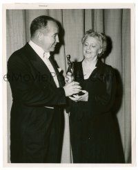 9y287 ETHEL BARRYMORE/BRODERICK CRAWFORD 8.25x10 news photo '51 she's getting Judy Holliday's Oscar
