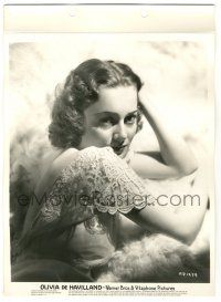 9y630 OLIVIA DE HAVILLAND 8x11 key book still '30s wearing lace & laying on fur rug from behind!