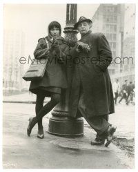 9y928 TWO FOR THE SEESAW 7x9 still '62 Robert Mitchum & Shirley MacLaine smoking by lamp post!
