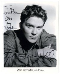 1a322 ANTHONY MICHAEL HALL signed 8x10 publicity still '90s smirking close up portrait of the star!