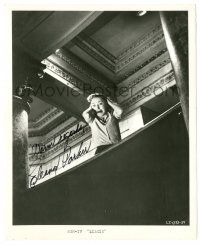 1a439 ELEANOR PARKER signed TV 8.25x10 still R60s looking terrified in a scene from Lizzie!