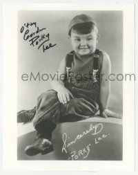 1a733 EUGENE LEE signed 8x10.25 REPRO still '90s great seated portrait of Our Gang's Porky!
