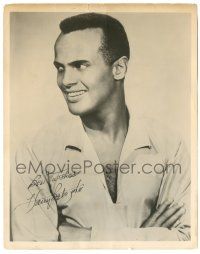 1a455 HARRY BELAFONTE signed 8x10.25 still '50s great young head & shoulders portrait of the star!