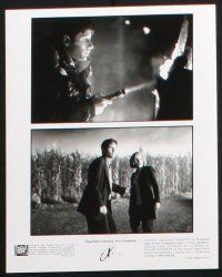 1b787 X-FILES presskit w/ 6 stills '98 David Duchovny, Gillian Anderson, Martin Landau, sci-fi!