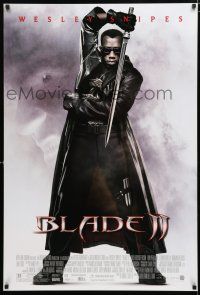 1d104 BLADE II DS 1sh '02 great image of Wesley Snipes in leather coat w/sword!