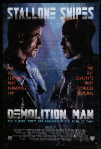1d218 DEMOLITION MAN int'l DS 1sh '93 Stallone as most dangerous cop & criminal Wesley Snipes!