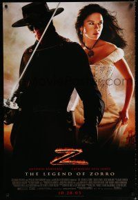 1d467 LEGEND OF ZORRO advance 1sh '05 Antonio Banderas is Zorro, sexy Catherine Zeta-Jones!